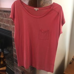 Gap Soft Classic Scoop Neck Pocket Tee